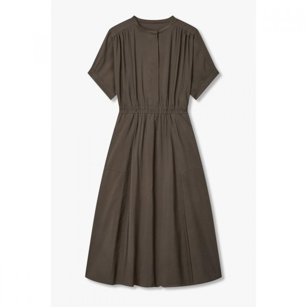 VoV V Neck Banding Flare Dress 7156337002 blacks/S
VoV V Neck Banding Flare Dress 7156337002 blacks/S