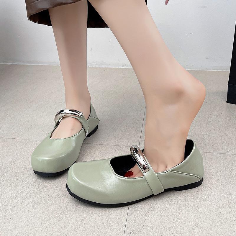 Flat bottom Mary Jane single shoes women s niche literary style metal 2025 European station round head retro temperament women s single shoes trend 40
Flat bottom Mary Jane single shoes women s niche literary style metal 2025 European station round head retro temperament women s single shoes trend 40