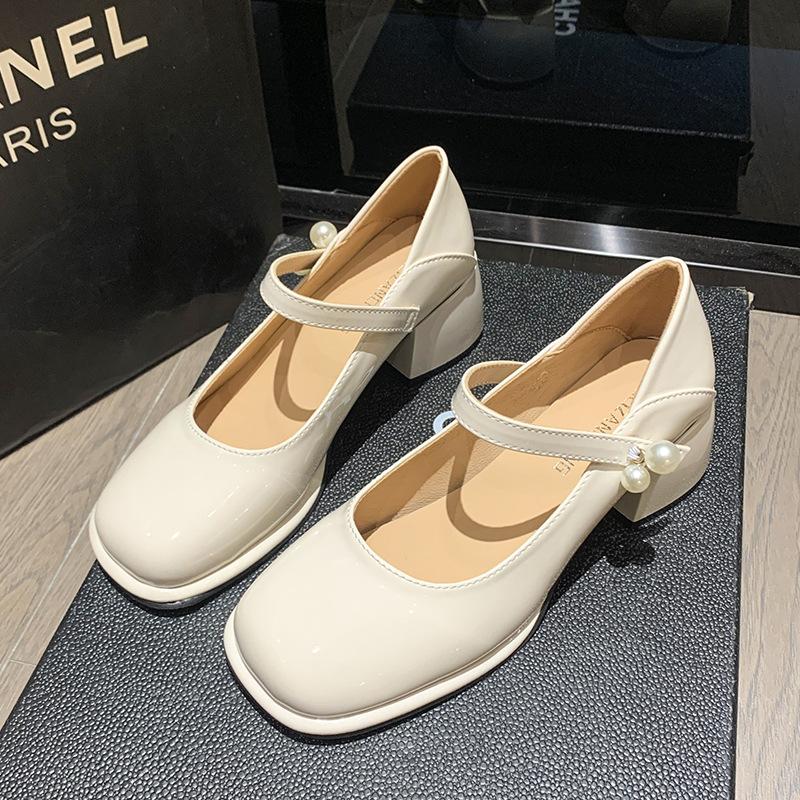 Мэри Джейн 2025 лето новая женская обувь с мелким вырезом, жемчужным ремешком, толстым каблуком, из маленькой кожи, на платформе, на высоком каблуке, одинарная обувь 35
Мэри Джейн 2025 лето новая женская обувь с мелким вырезом, жемчужным ремешком, толстым каблуком, из маленькой кожи, на платформе, на высоком каблуке, одинарная обувь 35