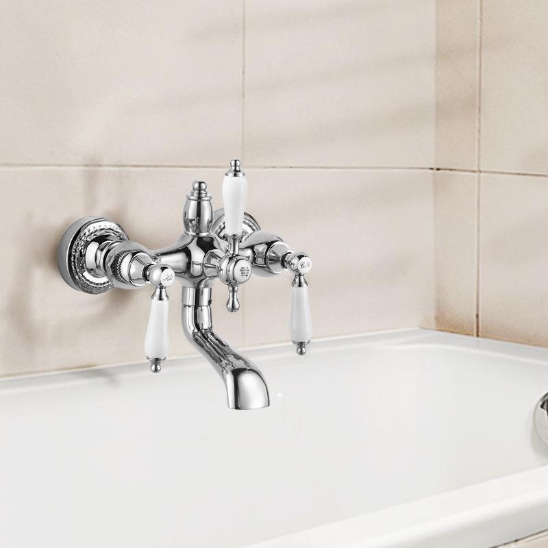 French Retro Bronze Gold Bathtub Faucet Set with Double Handle & Telephone Style Shower Head
French Retro Bronze Gold Bathtub Faucet Set with Double Handle & Telephone Style Shower Head