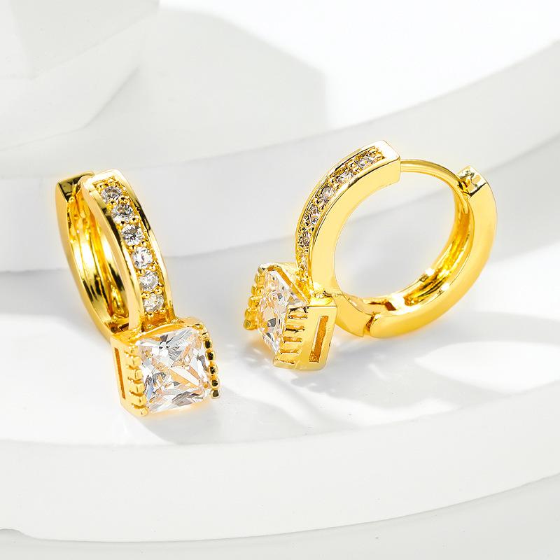 Green empty wish gold square white diamond ear buckle with diamonds European and American stud earrings золотий
Green empty wish gold square white diamond ear buckle with diamonds European and American stud earrings золотий