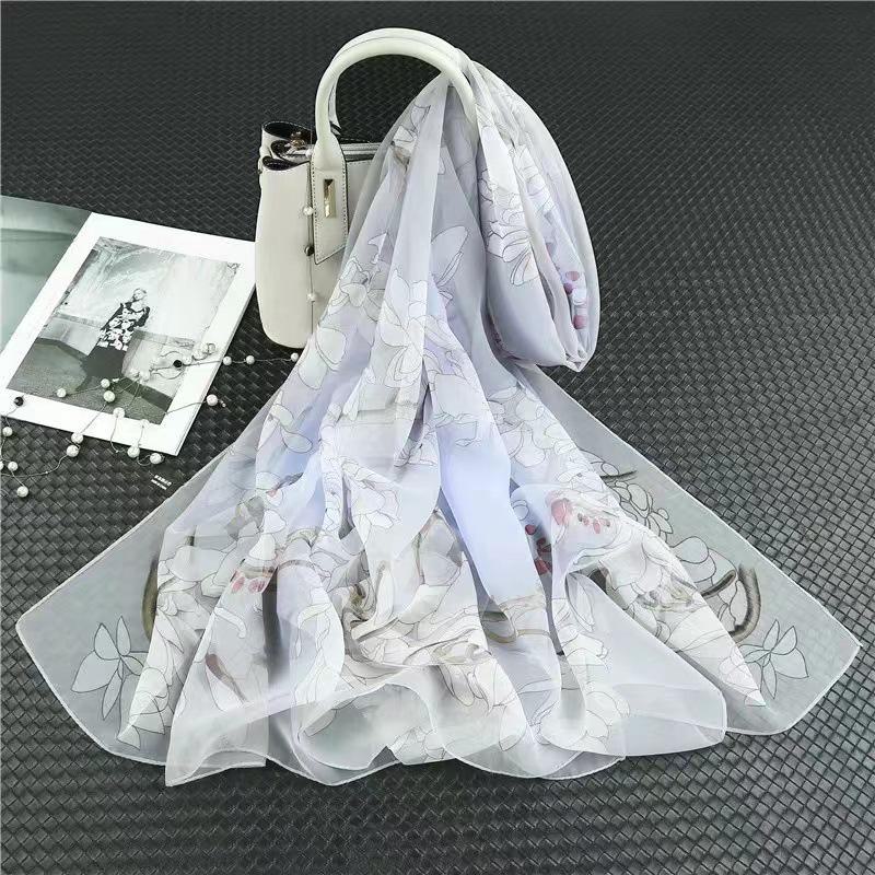 Стильный принтованный шарф: Мягкий, модный, легкий шелк для защиты от солнца, путешествий, пляжа или использования в качестве шали Number 5
Стильный принтованный шарф: Мягкий, модный, легкий шелк для защиты от солнца, путешествий, пляжа или использования в качестве шали Number 5