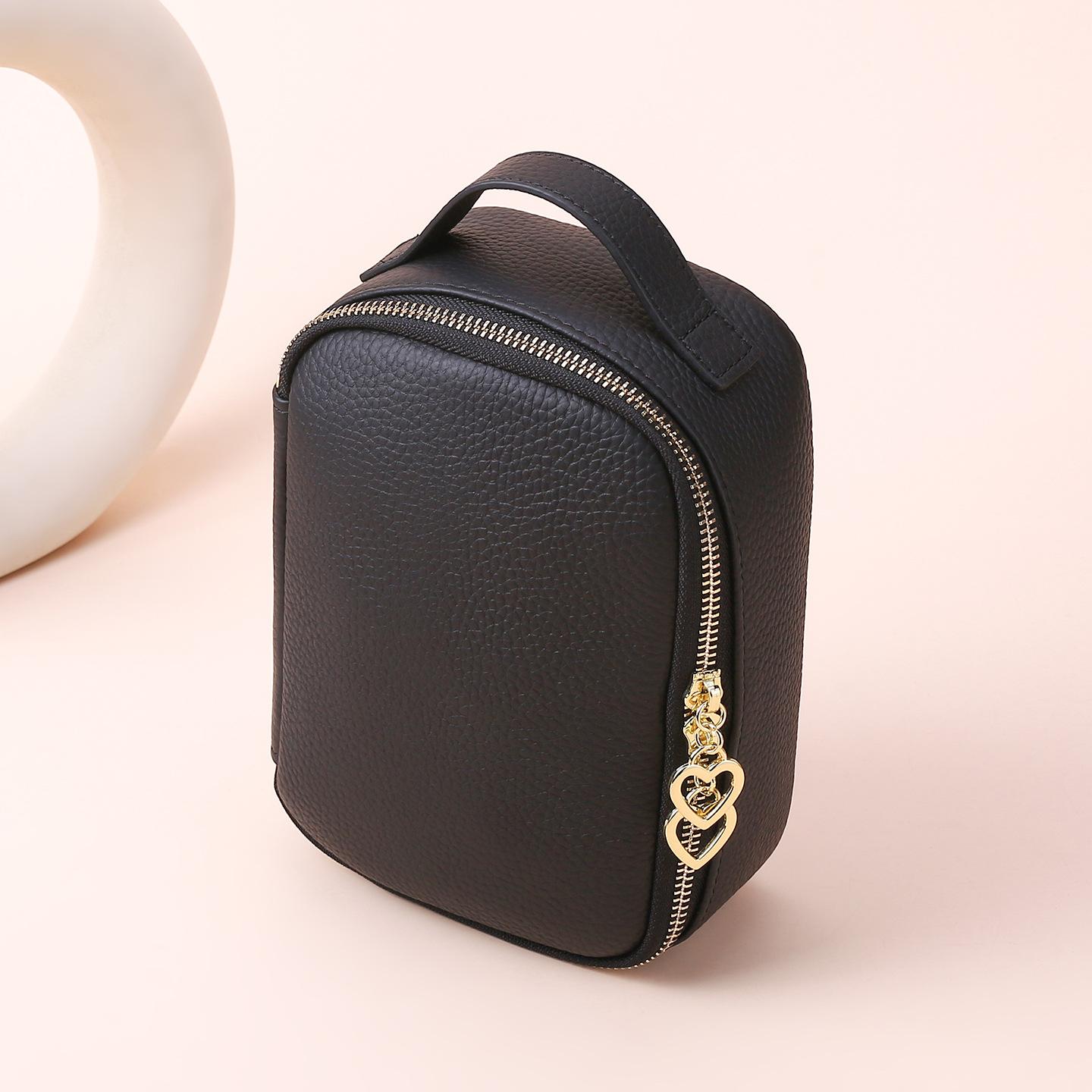 Makeup Cases Portable Cosmetic Organizer with Brush Holder Leather Waterproof Travel Handheld Style Toiletry Bag for Women чёрный
Makeup Cases Portable Cosmetic Organizer with Brush Holder Leather Waterproof Travel Handheld Style Toiletry Bag for Women чёрный