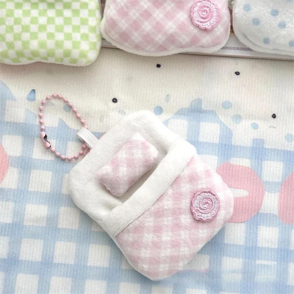 Кукольный спальный мешок Миниатюрная кровать Мини-сумка для хранения кукол Аниме аксессуары
Кукольный спальный мешок Миниатюрная кровать Мини-сумка для хранения кукол Аниме аксессуары