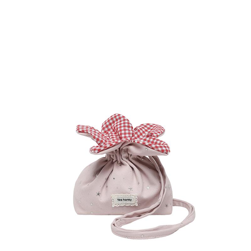 Sweet Cute Floral Drawstring Bucket Bags for Women Red Gingham Trim Kawaii Crossbody Bag Daily Pink Starry Canvas Shoulder Bag рожевий
Sweet Cute Floral Drawstring Bucket Bags for Women Red Gingham Trim Kawaii Crossbody Bag Daily Pink Starry Canvas Shoulder Bag рожевий