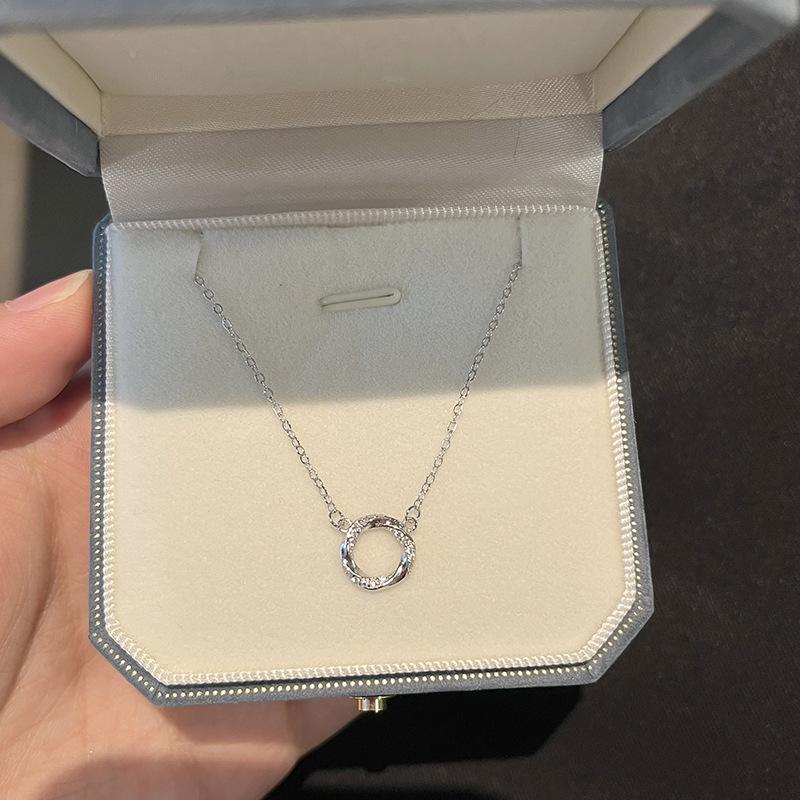 Mobius Ring Pendant 925 Silver Necklace for Women Simple French Style New Arrival Cubic Zirconia Jewelry 925 silver белый
Mobius Ring Pendant 925 Silver Necklace for Women Simple French Style New Arrival Cubic Zirconia Jewelry 925 silver белый