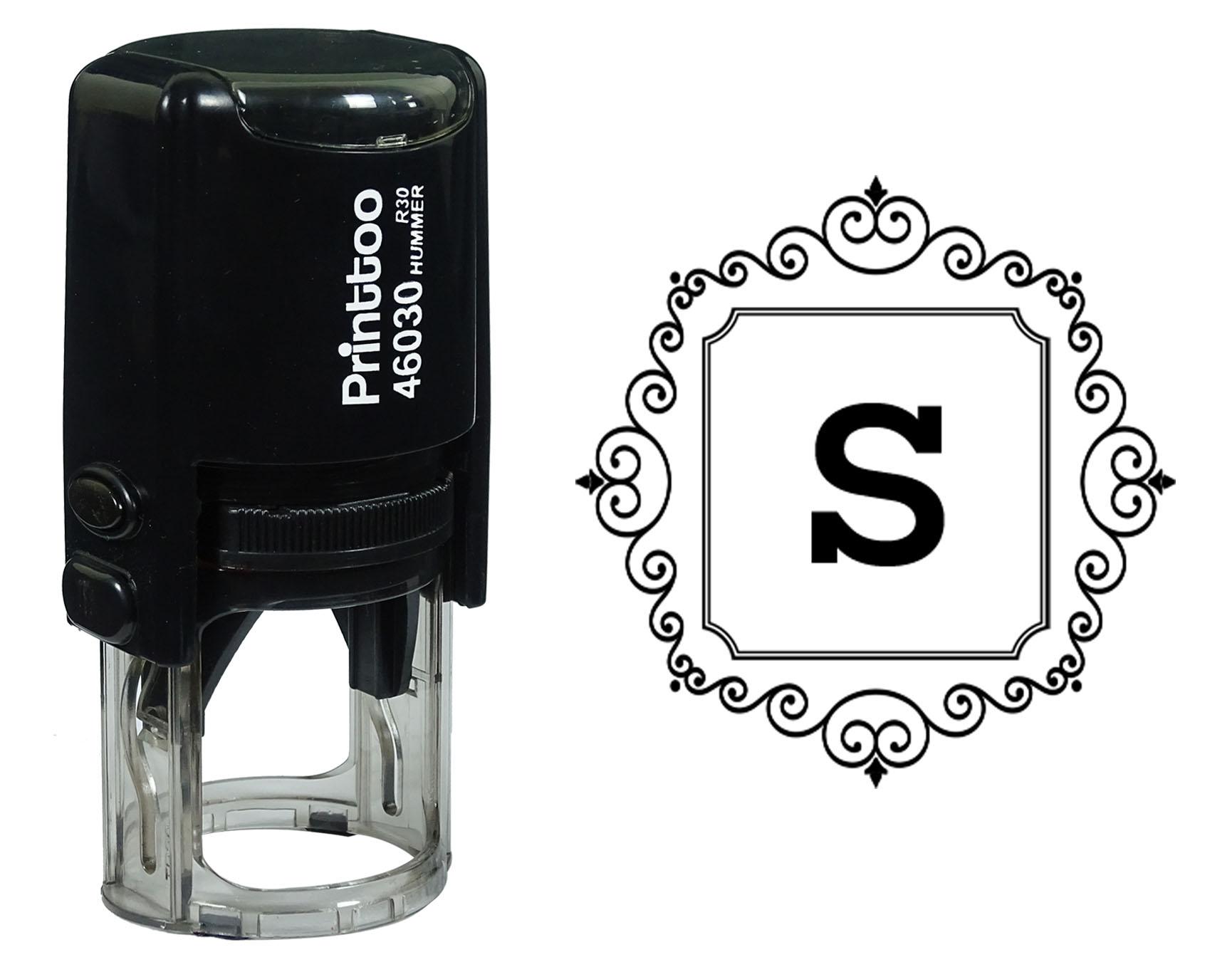 Printtoo Square Swirl Border Alphabet S Monogram Initial Self Inking Rubber Stamp Office 30 mm Diameter (Approx) чёрный
Printtoo Square Swirl Border Alphabet S Monogram Initial Self Inking Rubber Stamp Office 30 mm Diameter (Approx) чёрный
