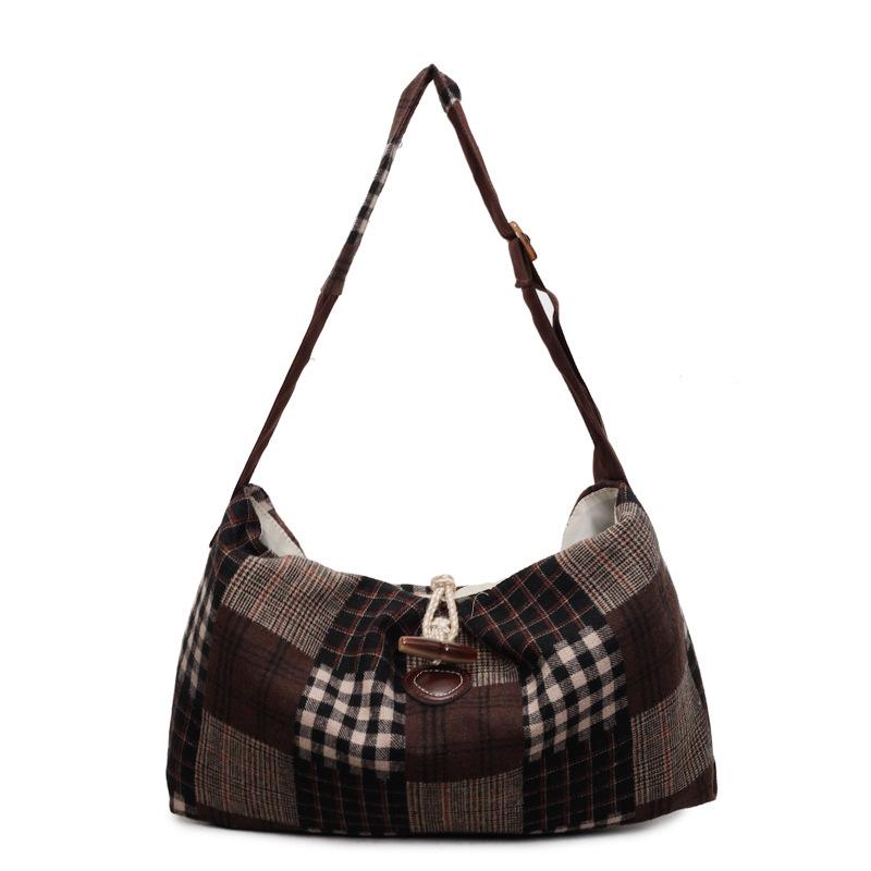 New American retro messenger bag women s autumn plaid woolen shoulder bag niche fashion girl backpack темно-коричневого
New American retro messenger bag women s autumn plaid woolen shoulder bag niche fashion girl backpack темно-коричневого