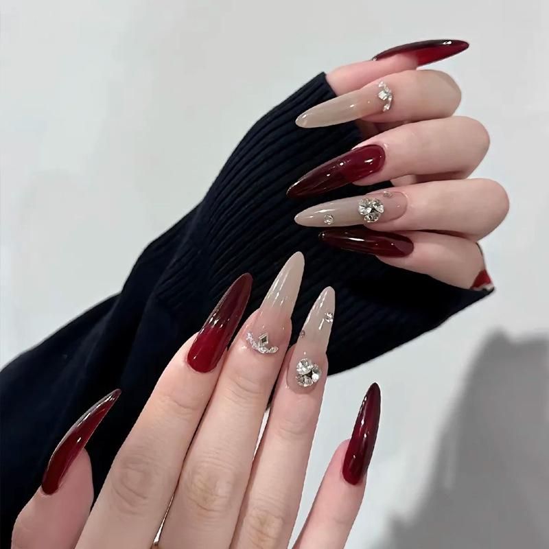 Wine Red High-End False Nails: Light Luxury Nail Tips for Autumn and Winter Glue Version
Wine Red High-End False Nails: Light Luxury Nail Tips for Autumn and Winter Glue Version
