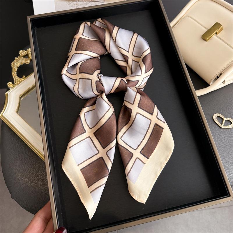 Luxury Block Printed Designer 70Cm Square Silk Women S Scarf Satin Scarves Fashion Shawl Headscarf Headband Bandana Hijab Wrap 70x70cm
Luxury Block Printed Designer 70Cm Square Silk Women S Scarf Satin Scarves Fashion Shawl Headscarf Headband Bandana Hijab Wrap 70x70cm