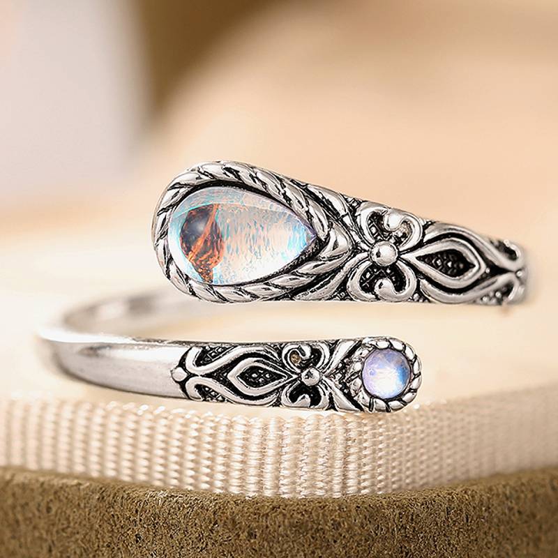 Huitan Vintage Elegant Women Opening Ring with Imitation Moonstone Temperament Party Daily Accessories Engraved Design Zircon resizable
Huitan Vintage Elegant Women Opening Ring with Imitation Moonstone Temperament Party Daily Accessories Engraved Design Zircon resizable