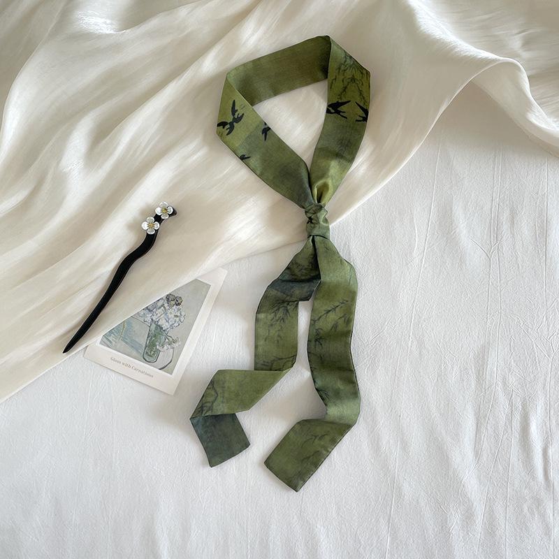 «Весенний новый шелковый шарф с принтом в старинном стиле и повязка на голову из китайской ленты»
«Весенний новый шелковый шарф с принтом в старинном стиле и повязка на голову из китайской ленты»