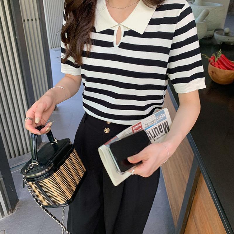 Сетчатая красная взрывная ледяная шелковая футболка с коротким рукавом, летняя новая тонкая трикотажная полосатая футболка с V-образным вырезом, женская свободная маленькая рубашка One size