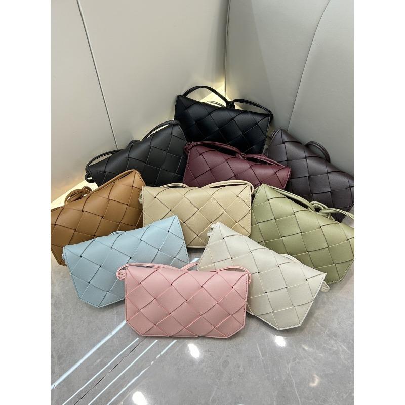 New Trendy Leather Hand Woven Clip Bag Shoulder Strap Single Shoulder Crossbody Phone Bag 20x2x12cm
New Trendy Leather Hand Woven Clip Bag Shoulder Strap Single Shoulder Crossbody Phone Bag 20x2x12cm