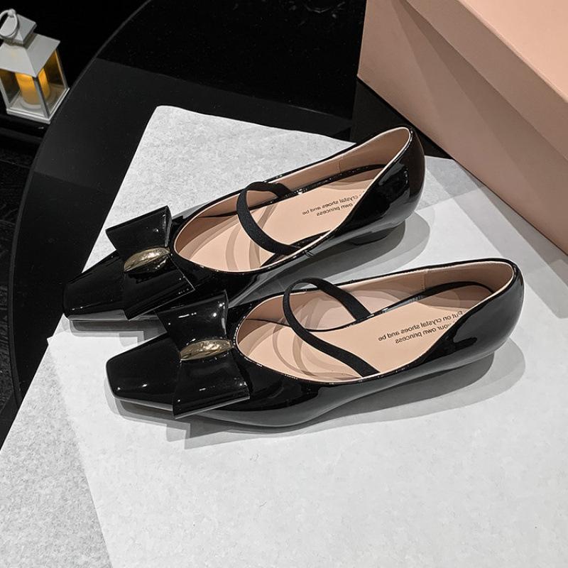 New leather women s fashion single shoes square head foot cover one pedal beef tendon sole sheepskin women s shoes four seasons small leather shoe 39 чёрный
New leather women s fashion single shoes square head foot cover one pedal beef tendon sole sheepskin women s shoes four seasons small leather shoe 39 чёрный