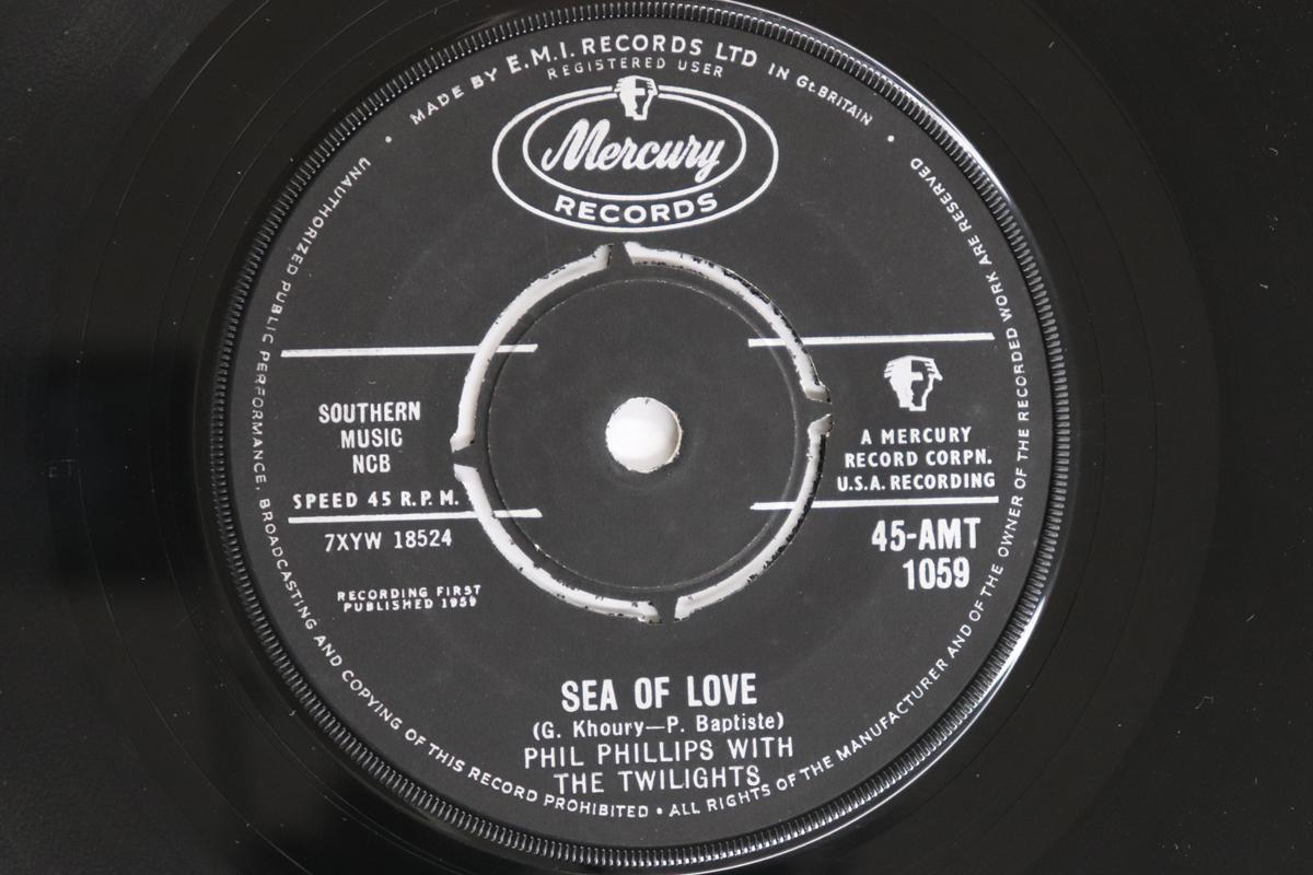 7inch Record PHIL PHILLIPS, THE TWILIGHTS - Sea Of Love / Juella 45AMT1059 Mercury 1959 UK Rock Used
7inch Record PHIL PHILLIPS, THE TWILIGHTS - Sea Of Love / Juella 45AMT1059 Mercury 1959 UK Rock Used