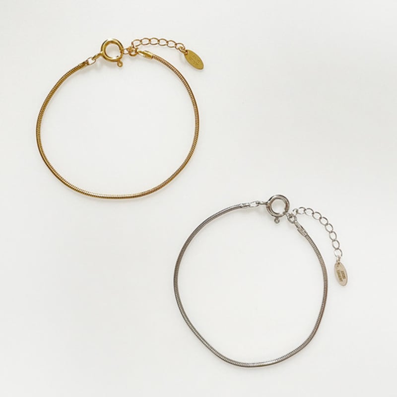 August Harmony 925 Thin Snake chain Bracelet Silver
August Harmony 925 Thin Snake chain Bracelet Silver