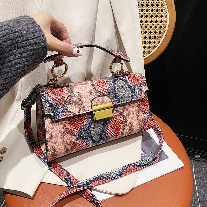 1Pc Woman Fashion Snake Print Wrist Shoulder Bag New Luxury Brand Designer Handbags Trend Quality Leather Crossbody Small Square Bag
1Pc Woman Fashion Snake Print Wrist Shoulder Bag New Luxury Brand Designer Handbags Trend Quality Leather Crossbody Small Square Bag