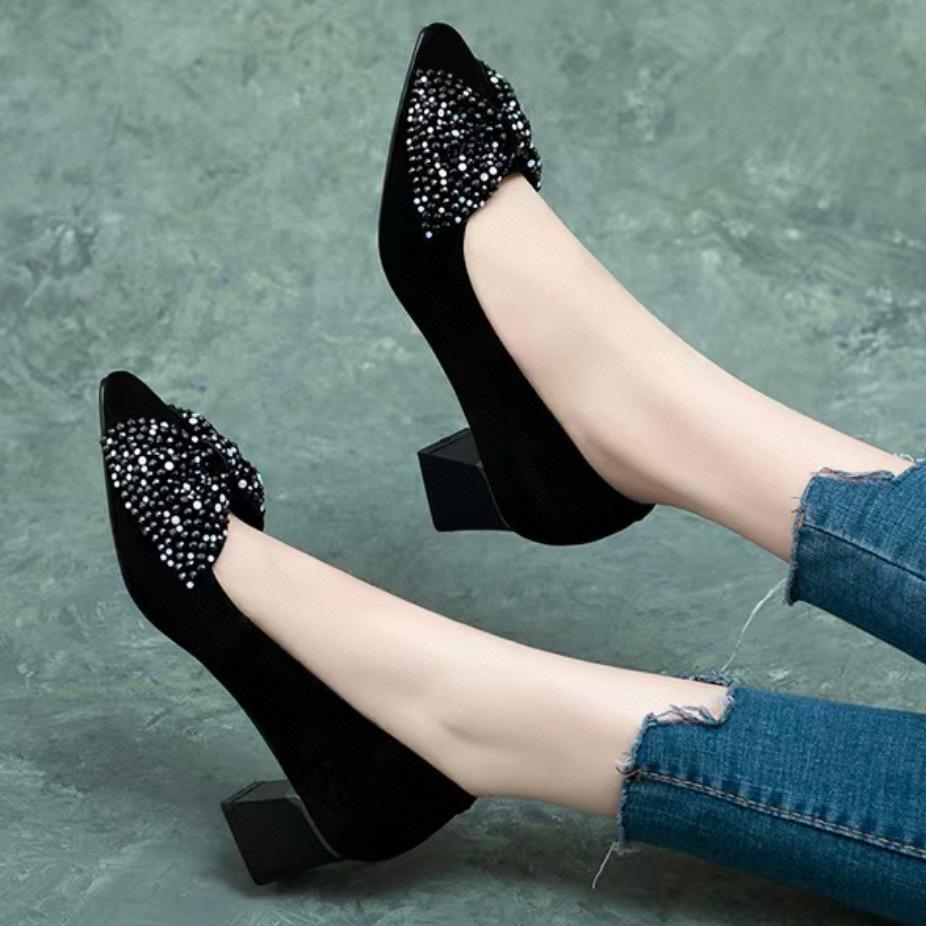 2024 Spring Korean Style Black Rhinestone Bow Pointed Toe Sheepskin Flats Women s Shoes 37
2024 Spring Korean Style Black Rhinestone Bow Pointed Toe Sheepskin Flats Women s Shoes 37