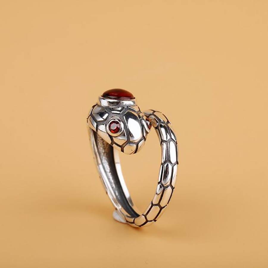 Кольцо Saint Snake Open Ring в европейском стиле, ретро, корейские, мужские и женские, классические аксессуары для пальцев с изображением животных Resizable красный
Кольцо Saint Snake Open Ring в европейском стиле, ретро, корейские, мужские и женские, классические аксессуары для пальцев с изображением животных Resizable красный