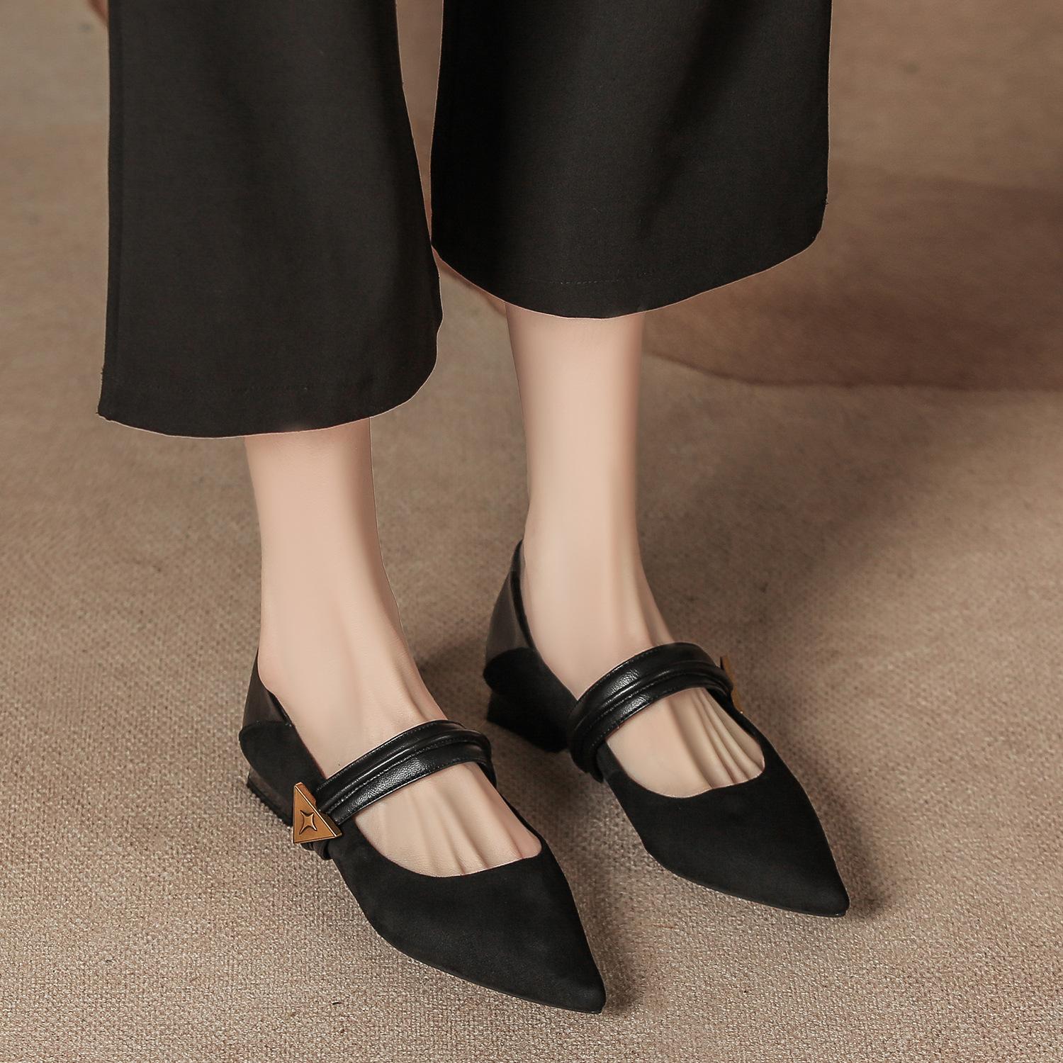 H375-1 one-word belt Mary Jane single shoes women s autumn and winter new pointed low-heeled women s shoes retro soft-soled high heels 34 чёрный
H375-1 one-word belt Mary Jane single shoes women s autumn and winter new pointed low-heeled women s shoes retro soft-soled high heels 34 чёрный