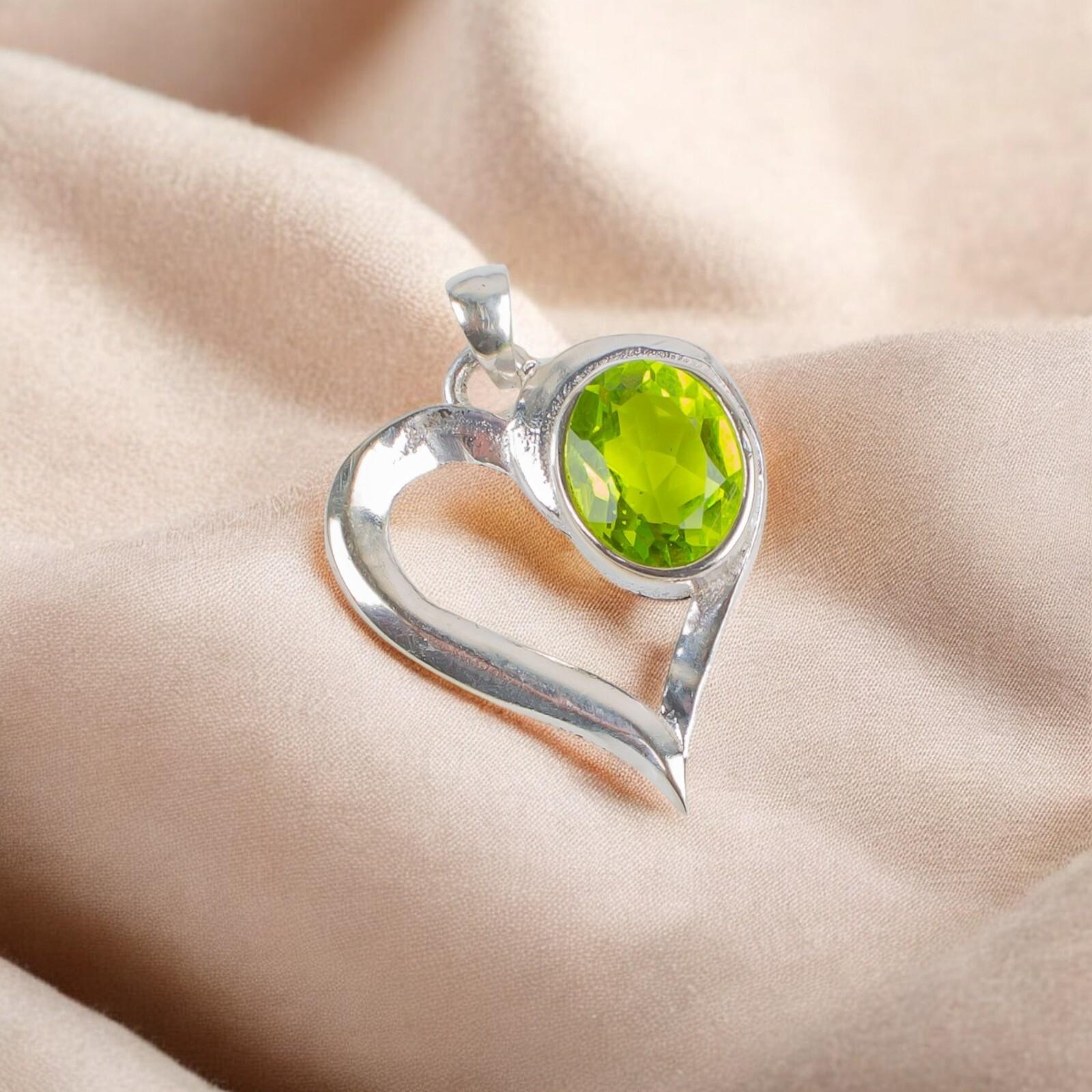 Faceted Peridot Gemstone 925 Stamped Silver Jewelry Pendant For Anniversary Gift CP-5-4
Faceted Peridot Gemstone 925 Stamped Silver Jewelry Pendant For Anniversary Gift CP-5-4