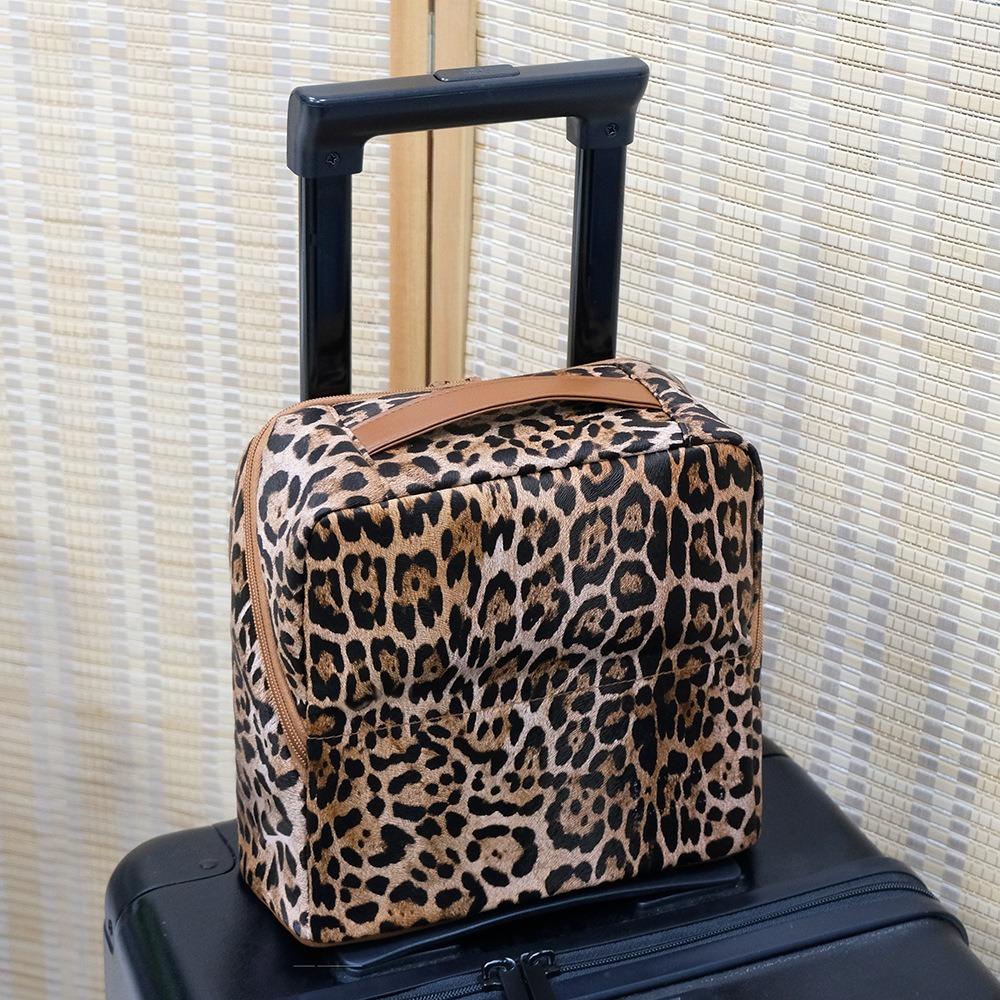 New Leopard print Standing Makeup Bag Large Capacity PU Cosmetic Organizer Portable with Compartments Travel Toiletry Case цветной печати леопарда
New Leopard print Standing Makeup Bag Large Capacity PU Cosmetic Organizer Portable with Compartments Travel Toiletry Case цветной печати леопарда
