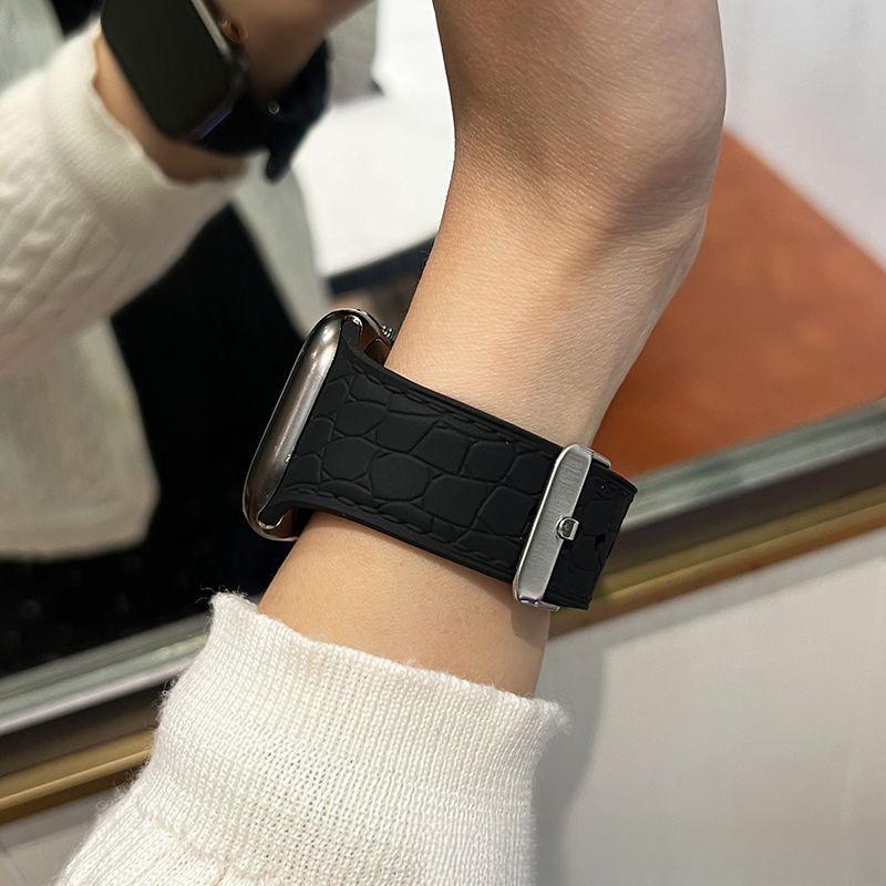 Силіконовий ремінець для Apple Watch - Ремінець для iWatch Ultra/9/8/7/6/5/4/3/2/1/SE/SE2022 Квадратна пряжка 49 мм 45 мм 44 мм 42 мм 41 мм 40 мм 38 мм для 38/40/41mm чорний
Силіконовий ремінець для Apple Watch - Ремінець для iWatch Ultra/9/8/7/6/5/4/3/2/1/SE/SE2022 Квадратна пряжка 49 мм 45 мм 44 мм 42 мм 41 мм 40 мм 38 мм для 38/40/41mm чорний