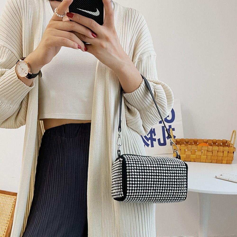 Large Capacity Rhinestone Handbag Zipper Chain Shoulder Bag Personality Crossbody Bag Girl срібний
Large Capacity Rhinestone Handbag Zipper Chain Shoulder Bag Personality Crossbody Bag Girl срібний