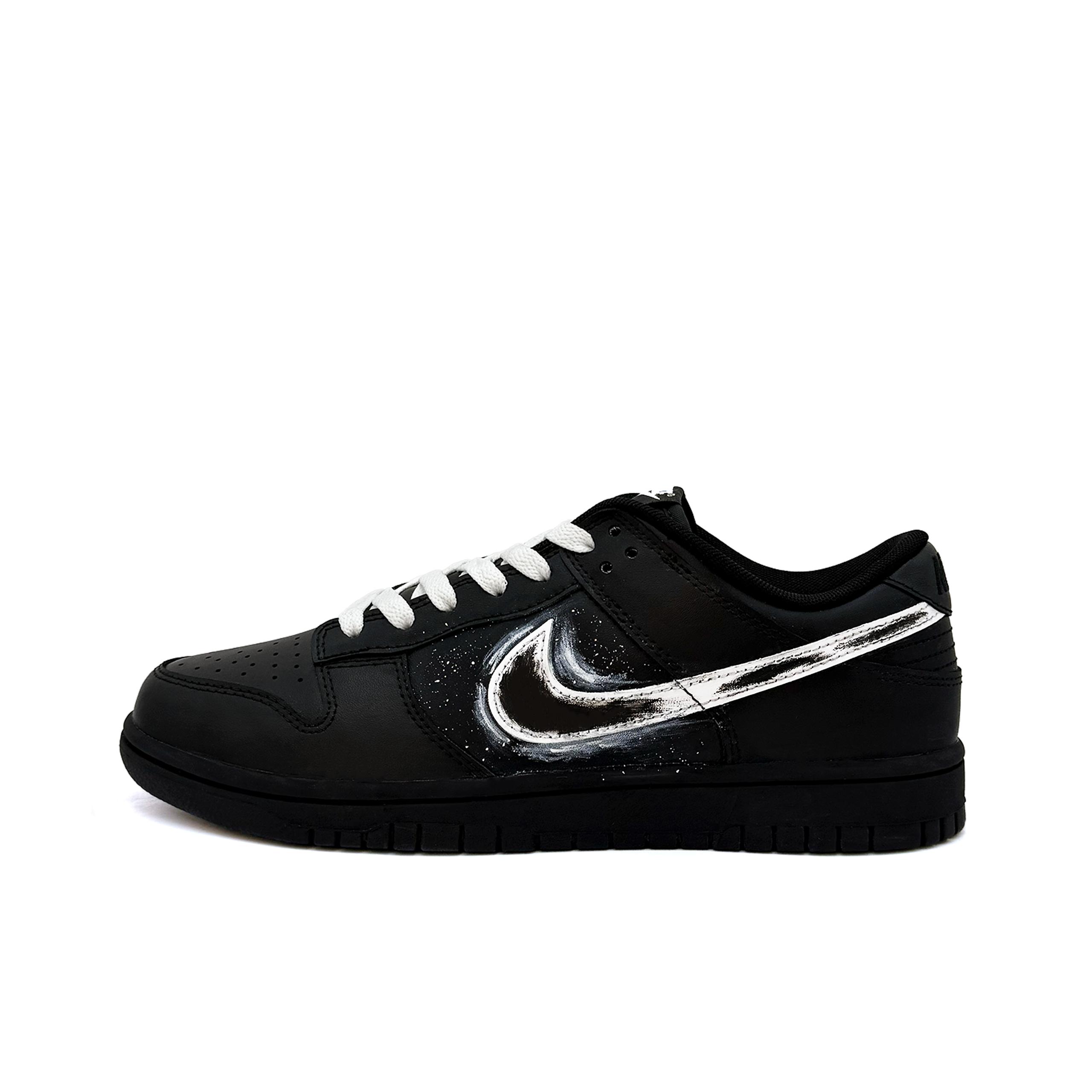 Nike Dunk Cloud Smoke Twilight Leather Low top Skateboard Shoes Men s Black White IO7606-010(Team471-) 44
Nike Dunk Cloud Smoke Twilight Leather Low top Skateboard Shoes Men s Black White IO7606-010(Team471-) 44