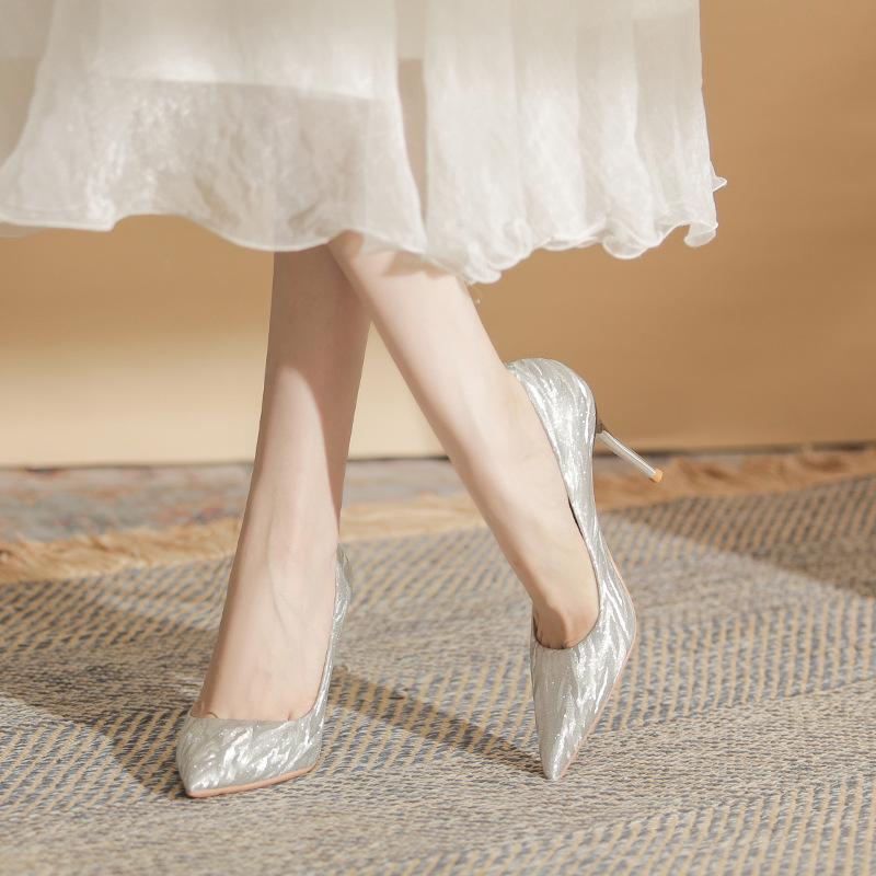Модные пайетки новые благородные свадебные банкетные женские туфли на высоком каблуке универсальные см 39 серебряный
Модные пайетки новые благородные свадебные банкетные женские туфли на высоком каблуке универсальные см 39 серебряный