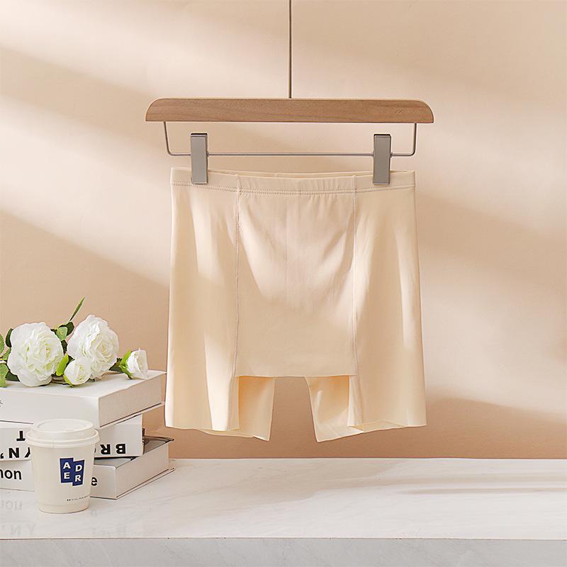 Женские летние бесшовные многослойные защитные шорты от просвечивания XXL
Женские летние бесшовные многослойные защитные шорты от просвечивания XXL