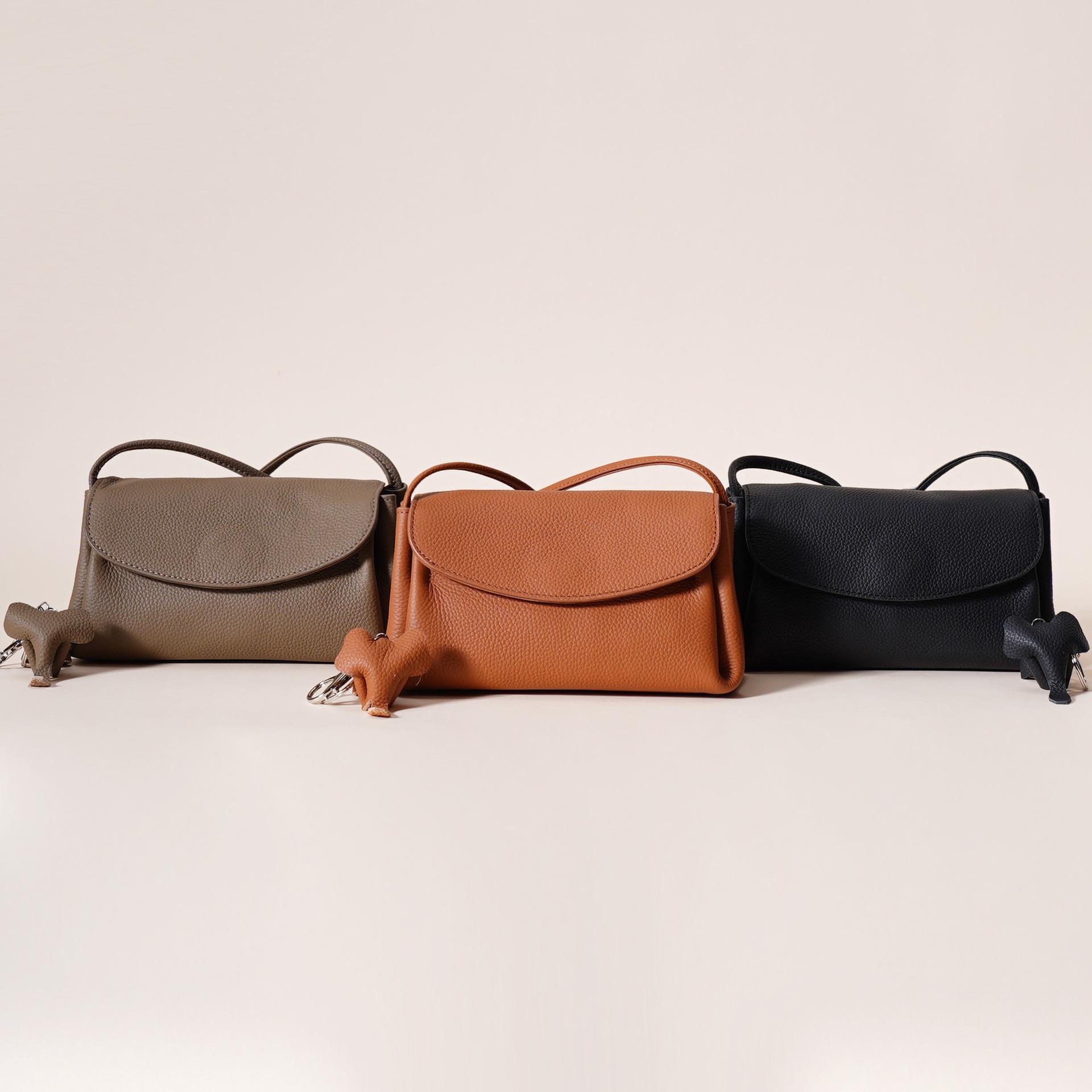 Women s Exquisite Genuine Leather Crossbody Handbag - 2025 New Style Mini Cowhide Bag 21cm Length * 7cm Width * 12cm Height
Women s Exquisite Genuine Leather Crossbody Handbag - 2025 New Style Mini Cowhide Bag 21cm Length * 7cm Width * 12cm Height