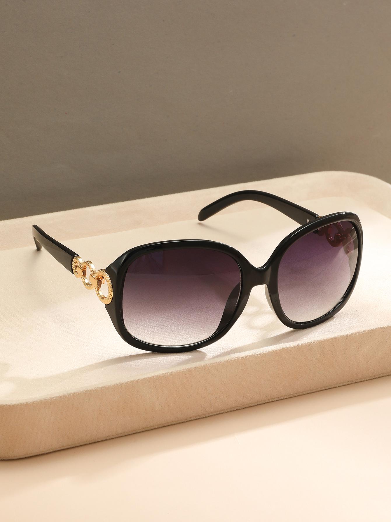 European And American Retro Large round Frame Fashion Glasses with Decorative Temple Tips Suitable for Daily Wear And Driving
European And American Retro Large round Frame Fashion Glasses with Decorative Temple Tips Suitable for Daily Wear And Driving
