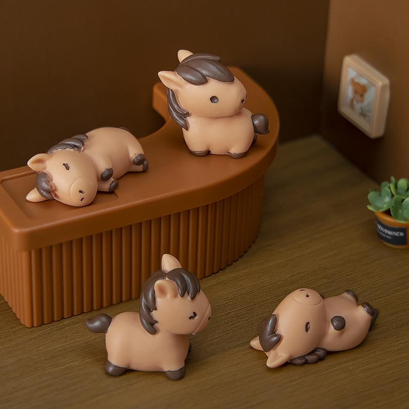 Simulated Pony Decoration for Home DesktopsOffices Cars Resin Handicrafts and Small Ornaments Turn your head.
Simulated Pony Decoration for Home DesktopsOffices Cars Resin Handicrafts and Small Ornaments Turn your head.