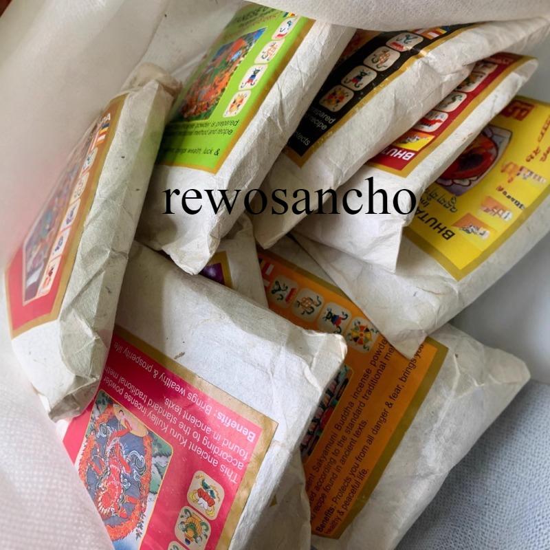 Непальский ручной работы Бутанский порошок для подношений Будде/Для укрепления духа, Очищения воздуха, Облегчения медитации rewosancho
Непальский ручной работы Бутанский порошок для подношений Будде/Для укрепления духа, Очищения воздуха, Облегчения медитации rewosancho