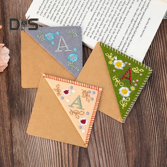 Закладка для книг с вышитым вручную узором в виде цветка и буквы, закладка для книг из фетра в форме треугольника, сшитая вручную закладка для страниц книги A серый
Закладка для книг с вышитым вручную узором в виде цветка и буквы, закладка для книг из фетра в форме треугольника, сшитая вручную закладка для страниц книги A серый