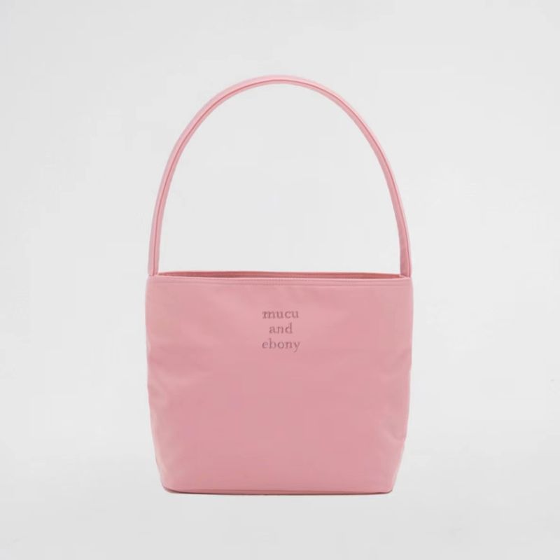 Официальные Аутентичные Продукты Прямая Почта из Южной Кореи Сумка с Ручкой для Ручной Переноски Mucu и Буквы Эбони Чжао Лусы Дженни Тот же Стиль Milk powder