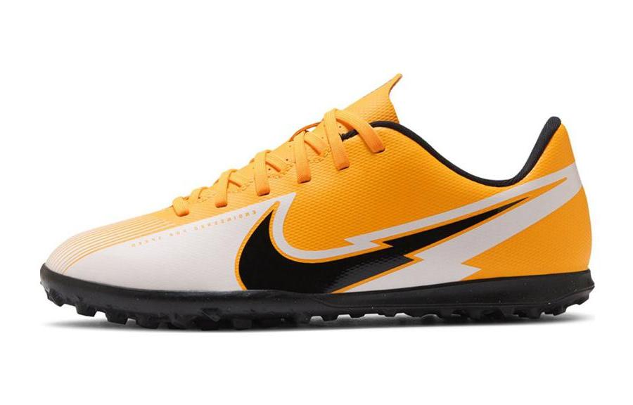 Nike Mercurial Vapor 13 Assassin 13 Club TF Low top Kids Soccer Shoes Yellow Black Kids AT8177-801 37.5
Nike Mercurial Vapor 13 Assassin 13 Club TF Low top Kids Soccer Shoes Yellow Black Kids AT8177-801 37.5