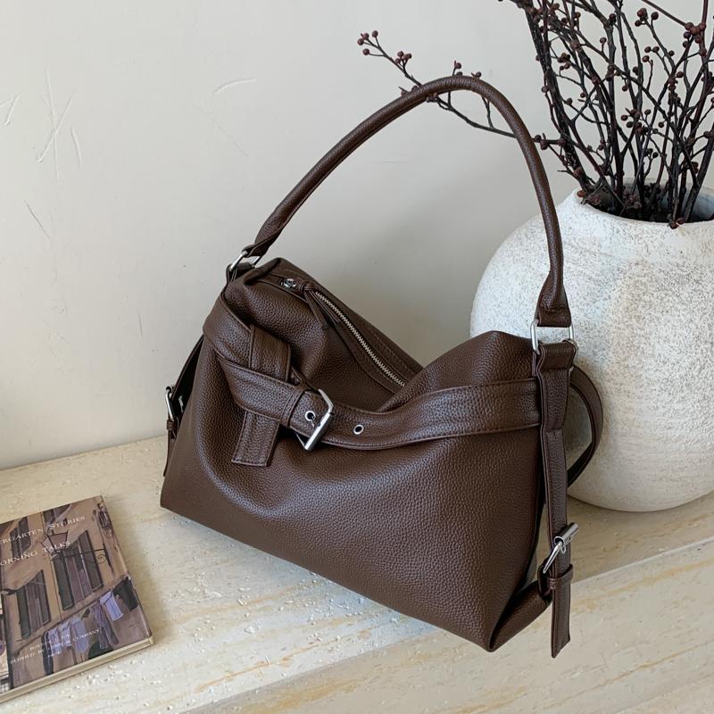 Large Capaci Casual Commuter Black Tote Bag Faionable Motorcycle Bag Underarm Crossbody Bag for Young Men And Women Handbags
Large Capaci Casual Commuter Black Tote Bag Faionable Motorcycle Bag Underarm Crossbody Bag for Young Men And Women Handbags