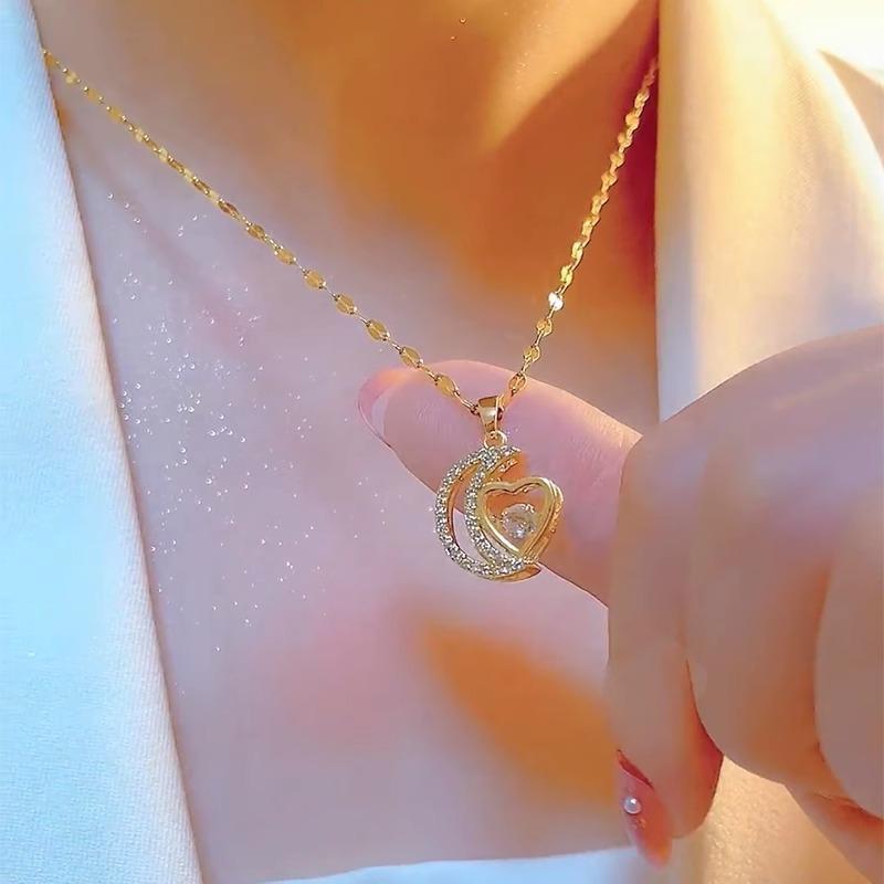 Rose Gold Moon Heart Clavicle Chain Versatile Dazzling Non Fading Pendant Necklace For Women
Rose Gold Moon Heart Clavicle Chain Versatile Dazzling Non Fading Pendant Necklace For Women