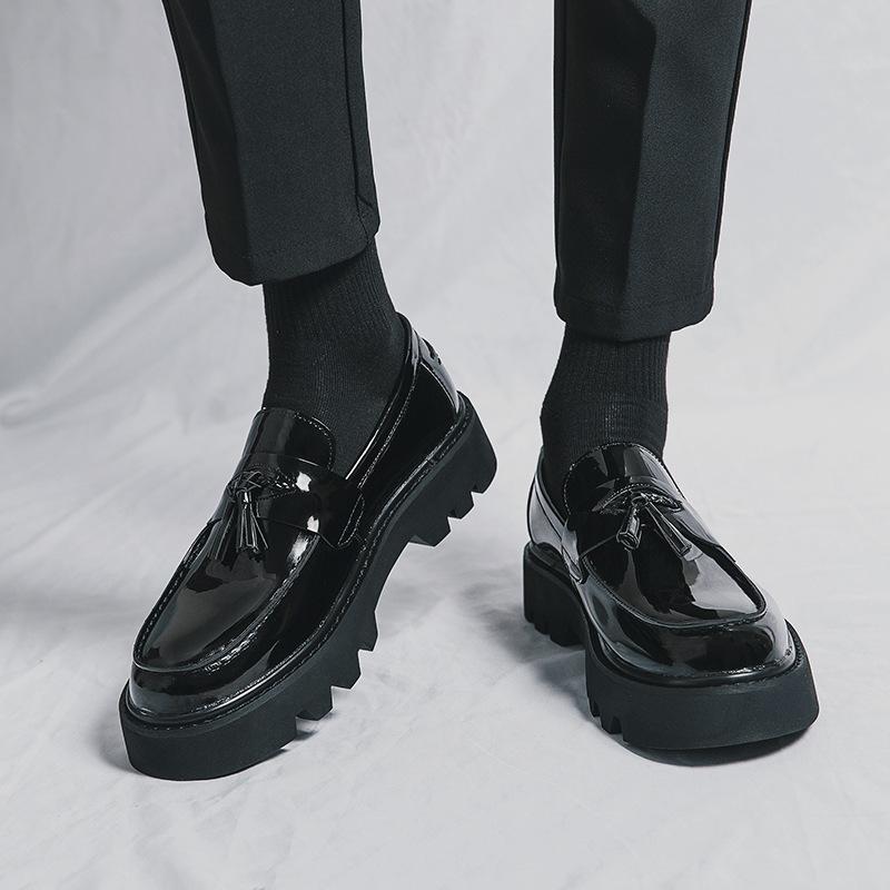 Large size formal leather shoes men s glossy feet business casual shoes British and Korean version with suit men s leather shoes 38 чёрный
Large size formal leather shoes men s glossy feet business casual shoes British and Korean version with suit men s leather shoes 38 чёрный