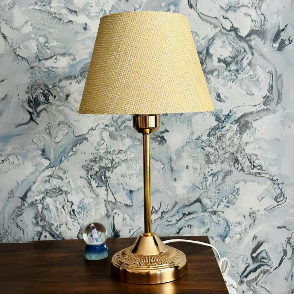 Royal Gold Metal Footed Lampshade Coffee Wicker Coating Headboard Bedroom Lampshade Living Room Table Lamp
Royal Gold Metal Footed Lampshade Coffee Wicker Coating Headboard Bedroom Lampshade Living Room Table Lamp