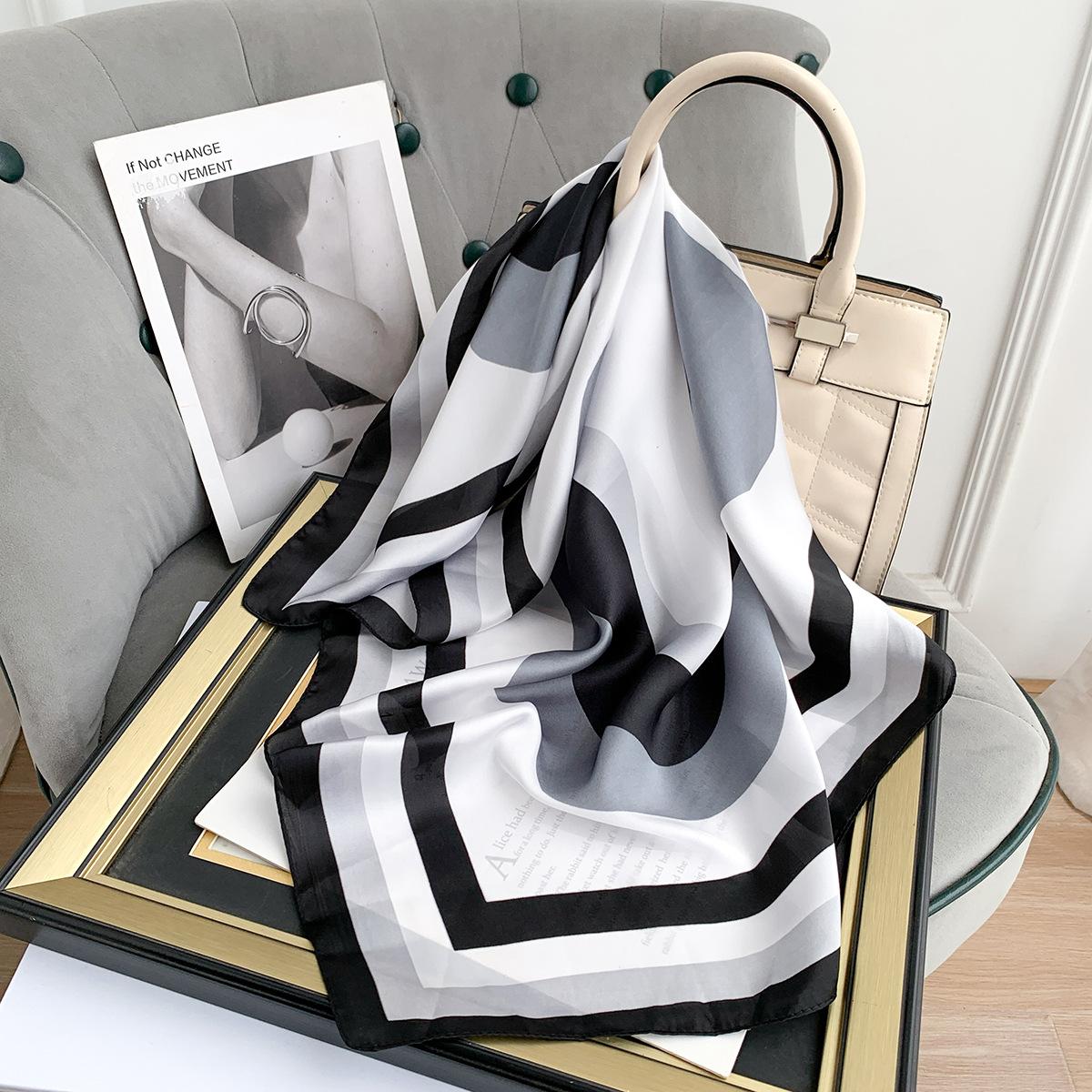 Шелковый шарф-симуляция новый весенне-летний универсальный квадратный шарф профессиональное украшение с рубашкой темпераментный шарф 70*70cm
Шелковый шарф-симуляция новый весенне-летний универсальный квадратный шарф профессиональное украшение с рубашкой темпераментный шарф 70*70cm