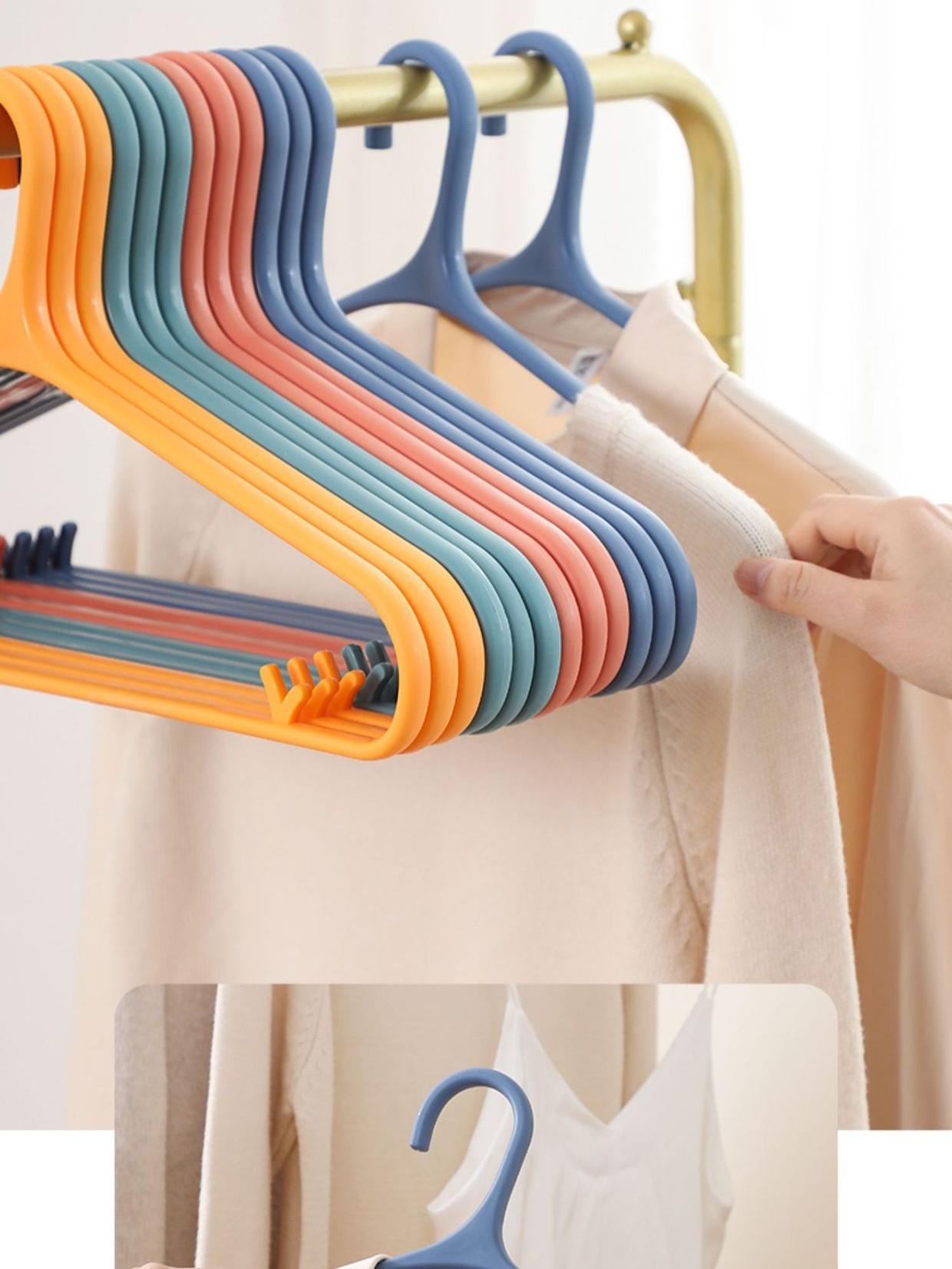 Thick Non-trace Plastic Coat Hanger Solid Clothes Hanging Wholesale High-light Clothing Store Household Non-slip Clothes Brace
Thick Non-trace Plastic Coat Hanger Solid Clothes Hanging Wholesale High-light Clothing Store Household Non-slip Clothes Brace