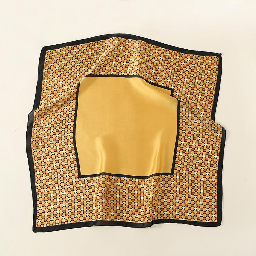 Simulation silk scarf summer new two-color small heart 70 * 70 curled small square scarf professional scarf 70*70cm
Simulation silk scarf summer new two-color small heart 70 * 70 curled small square scarf professional scarf 70*70cm