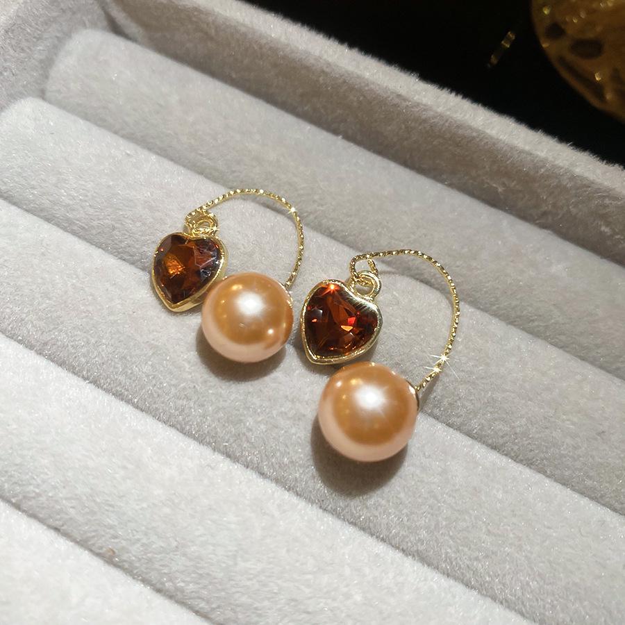 Retro Rhinestone Faux Pearl Heart Earrings: French-Inspired, Versatile, Light Luxury for Women
Retro Rhinestone Faux Pearl Heart Earrings: French-Inspired, Versatile, Light Luxury for Women
