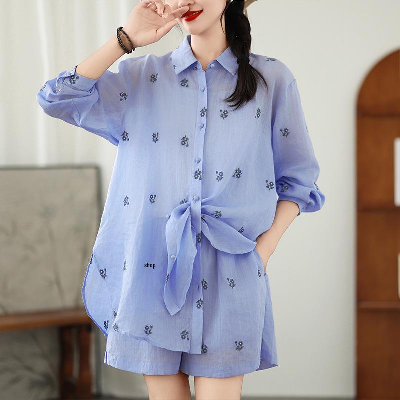 Women s Blue Ramie Embroidery Flower Shirt & Loose Side Slit Shorts Set - Summer Outerwear XXL світло-синій колір
Women s Blue Ramie Embroidery Flower Shirt & Loose Side Slit Shorts Set - Summer Outerwear XXL світло-синій колір