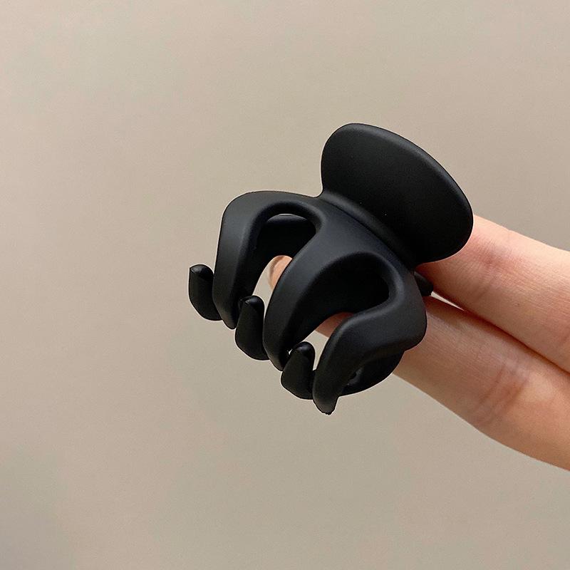 Черная маленькая акулья насадка для волос для высоких хвостов и челок
Черная маленькая акулья насадка для волос для высоких хвостов и челок