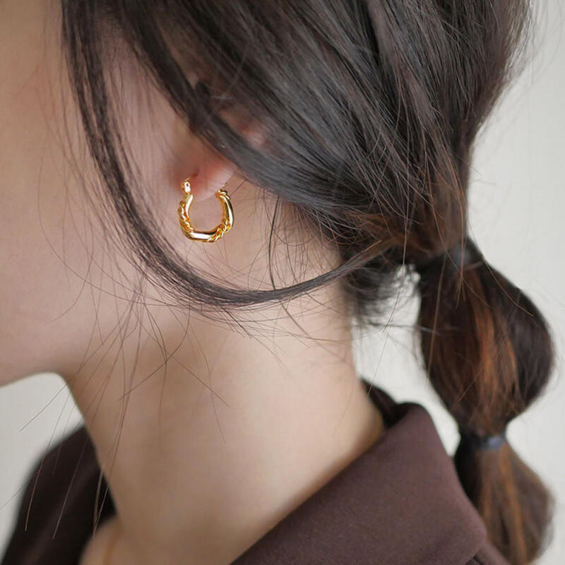 Bohetta Twist Simple Ring Earrings gold
Bohetta Twist Simple Ring Earrings gold
